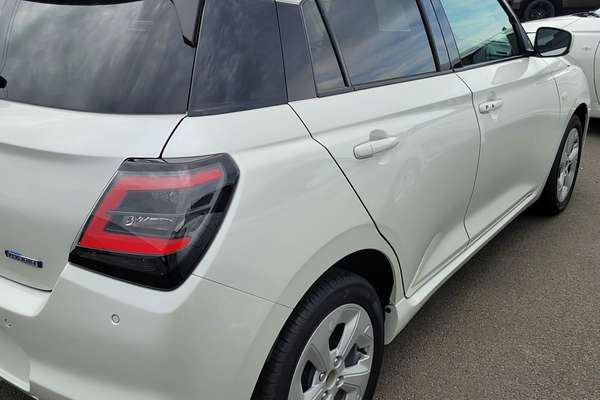 2024 Suzuki Swift Hybrid Plus UZ