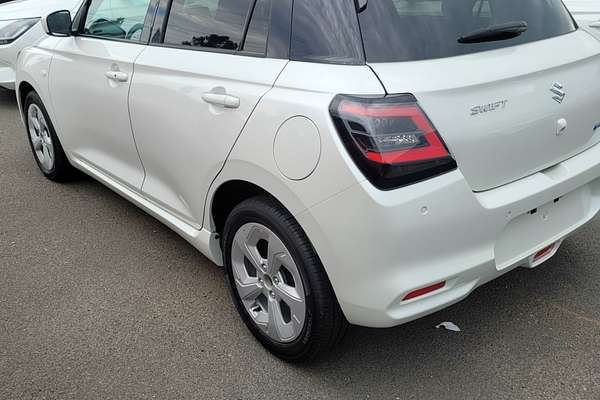 2024 Suzuki Swift Hybrid Plus UZ