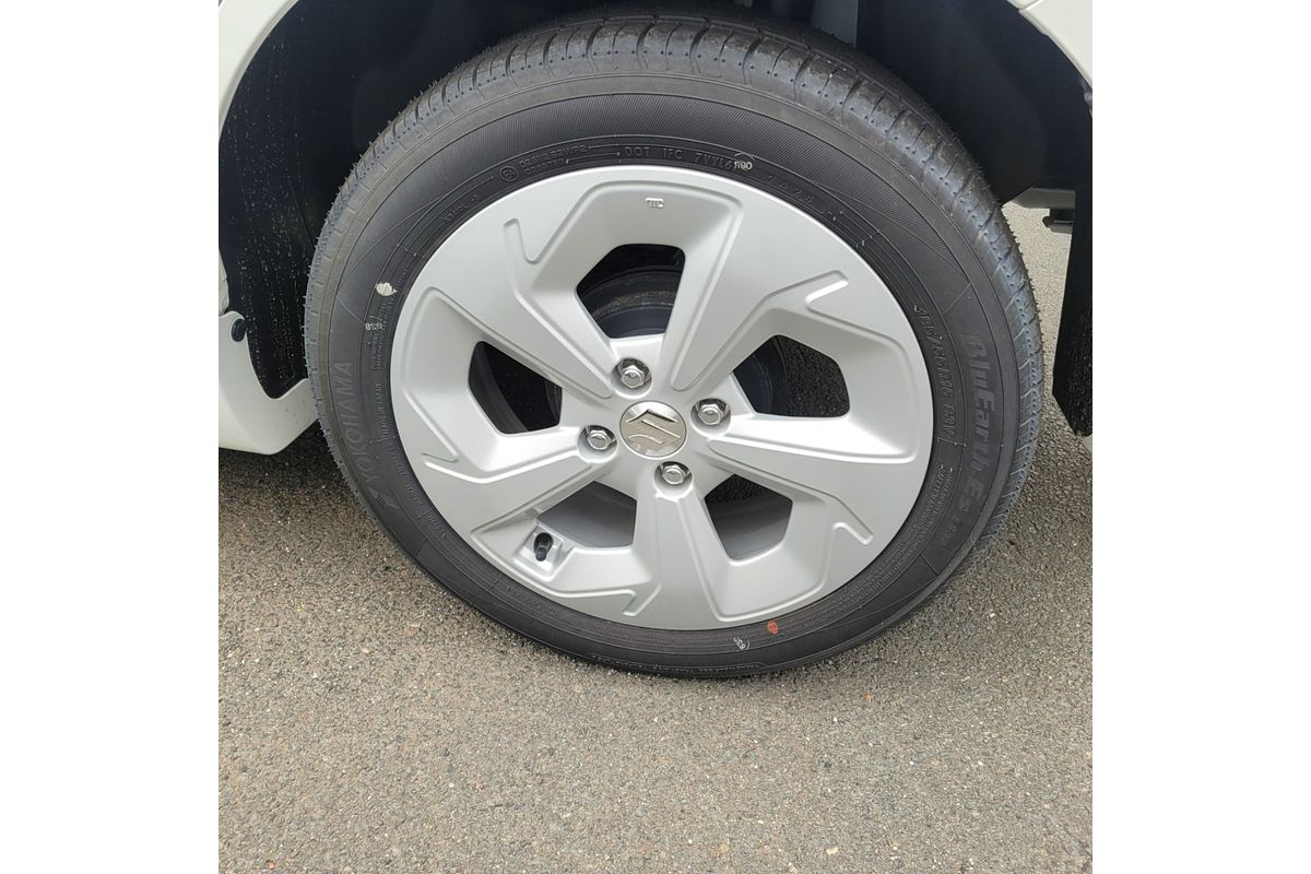 2024 Suzuki Swift Hybrid Plus UZ