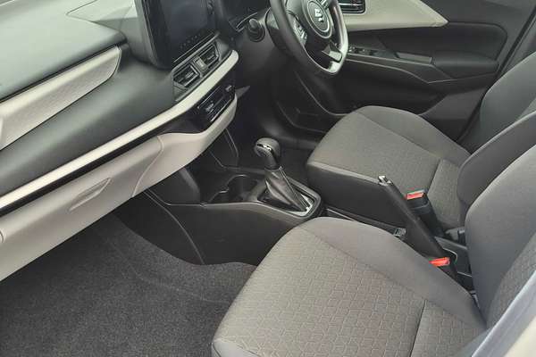 2024 Suzuki Swift Hybrid Plus UZ