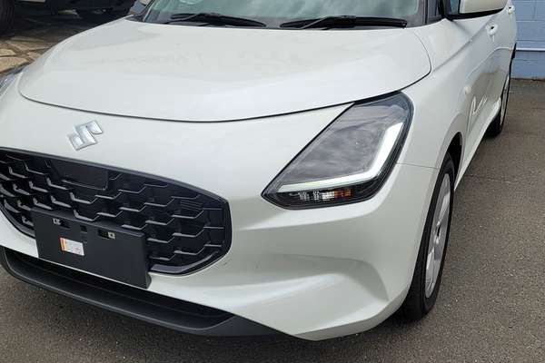 2024 Suzuki Swift Hybrid Plus UZ