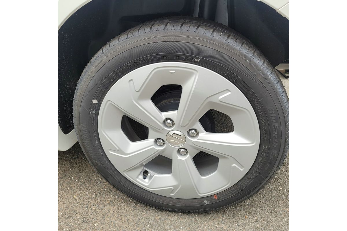 2024 Suzuki Swift Hybrid Plus UZ