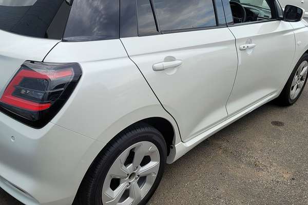 2024 Suzuki Swift Hybrid Plus UZ