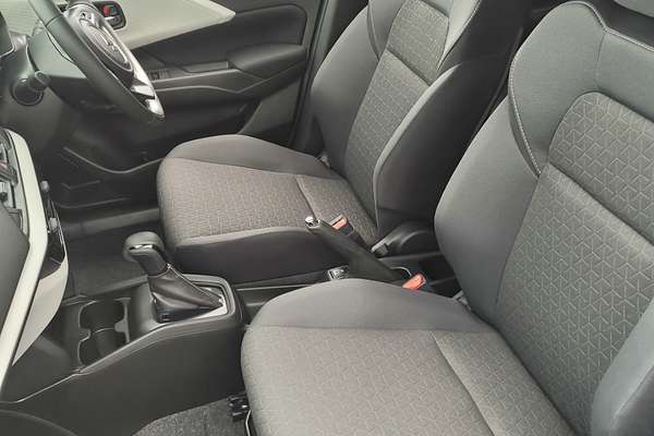 2024 Suzuki Swift Hybrid Plus UZ