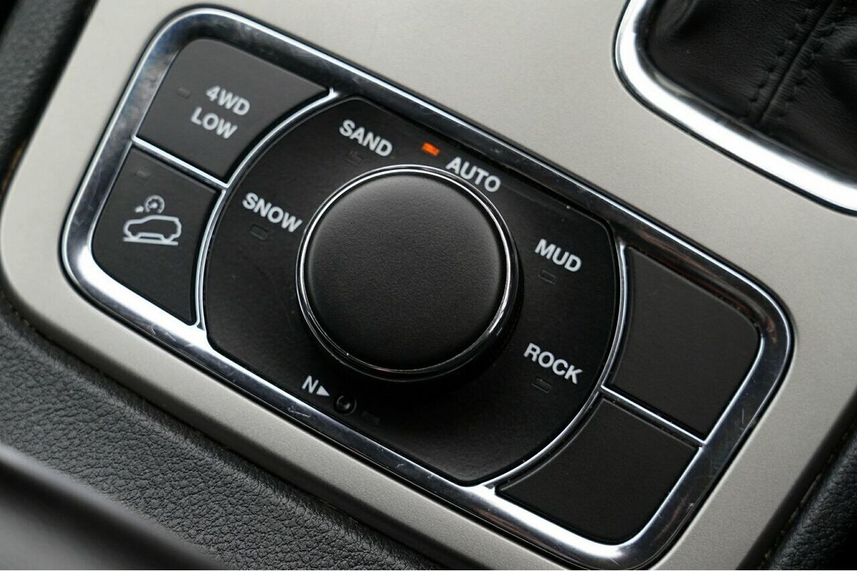 2020 Jeep Grand Cherokee Night Eagle WK