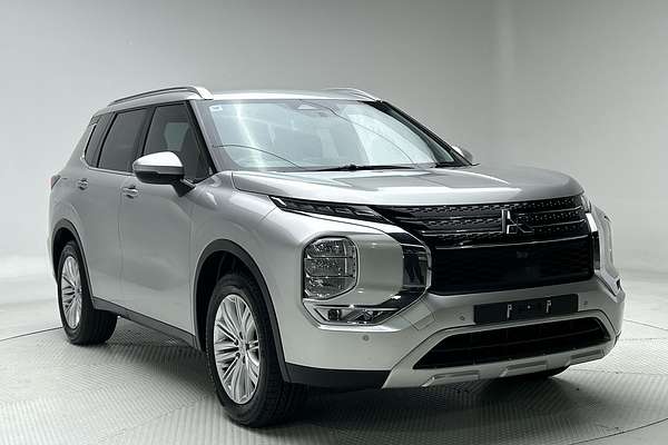 2023 Mitsubishi Outlander LS ZM