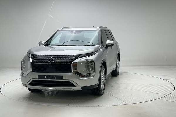 2023 Mitsubishi Outlander LS ZM