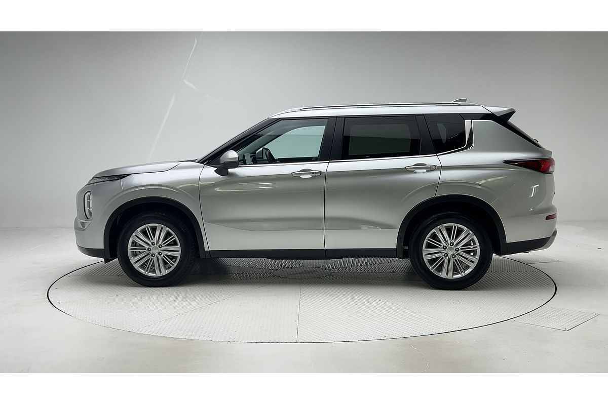 2023 Mitsubishi Outlander LS ZM