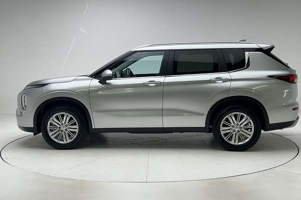 2023 Mitsubishi Outlander LS ZM