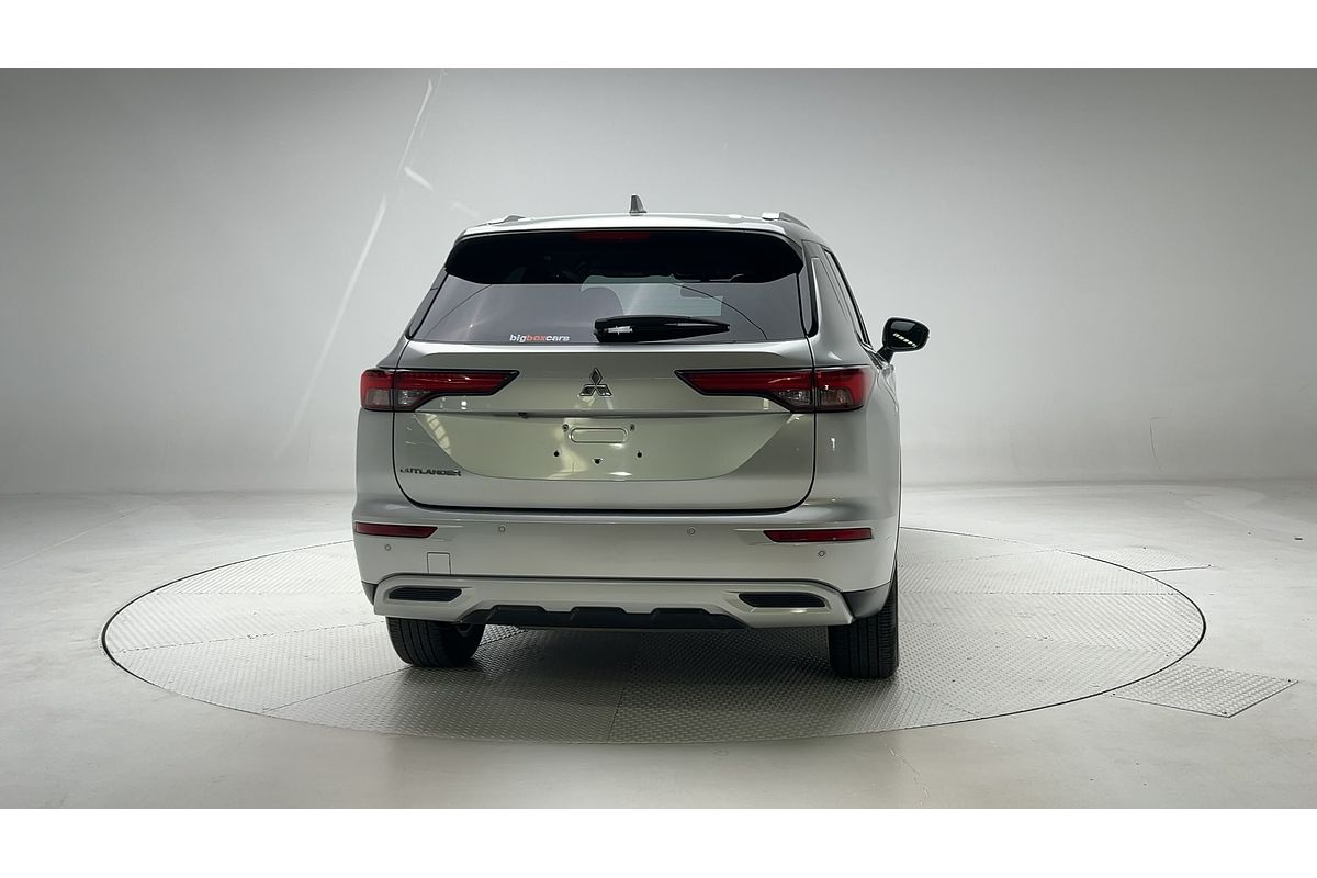 2023 Mitsubishi Outlander LS ZM