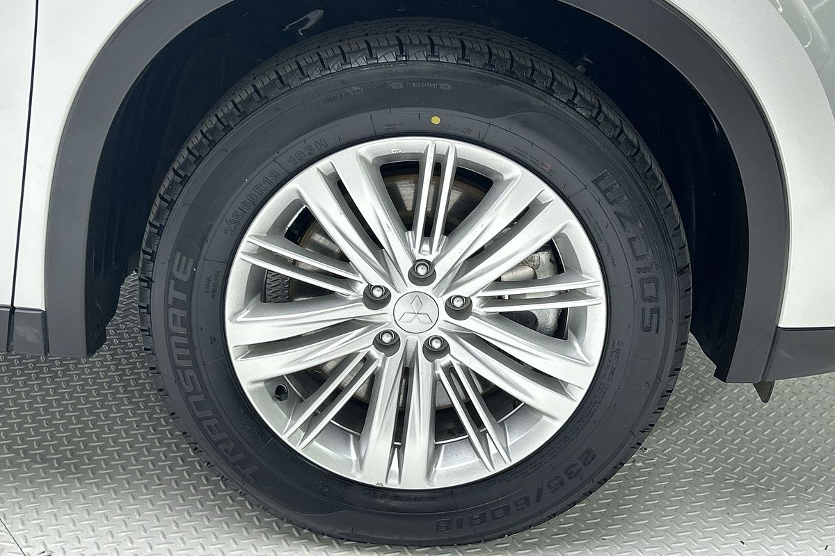 2023 Mitsubishi Outlander LS ZM