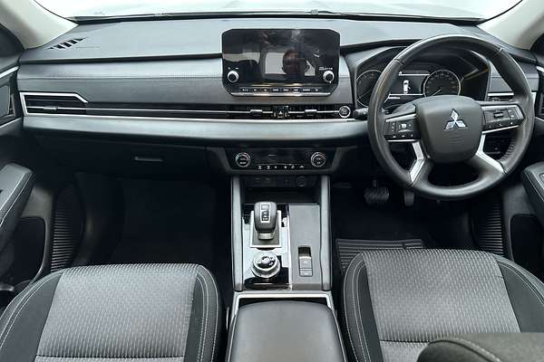 2023 Mitsubishi Outlander LS ZM