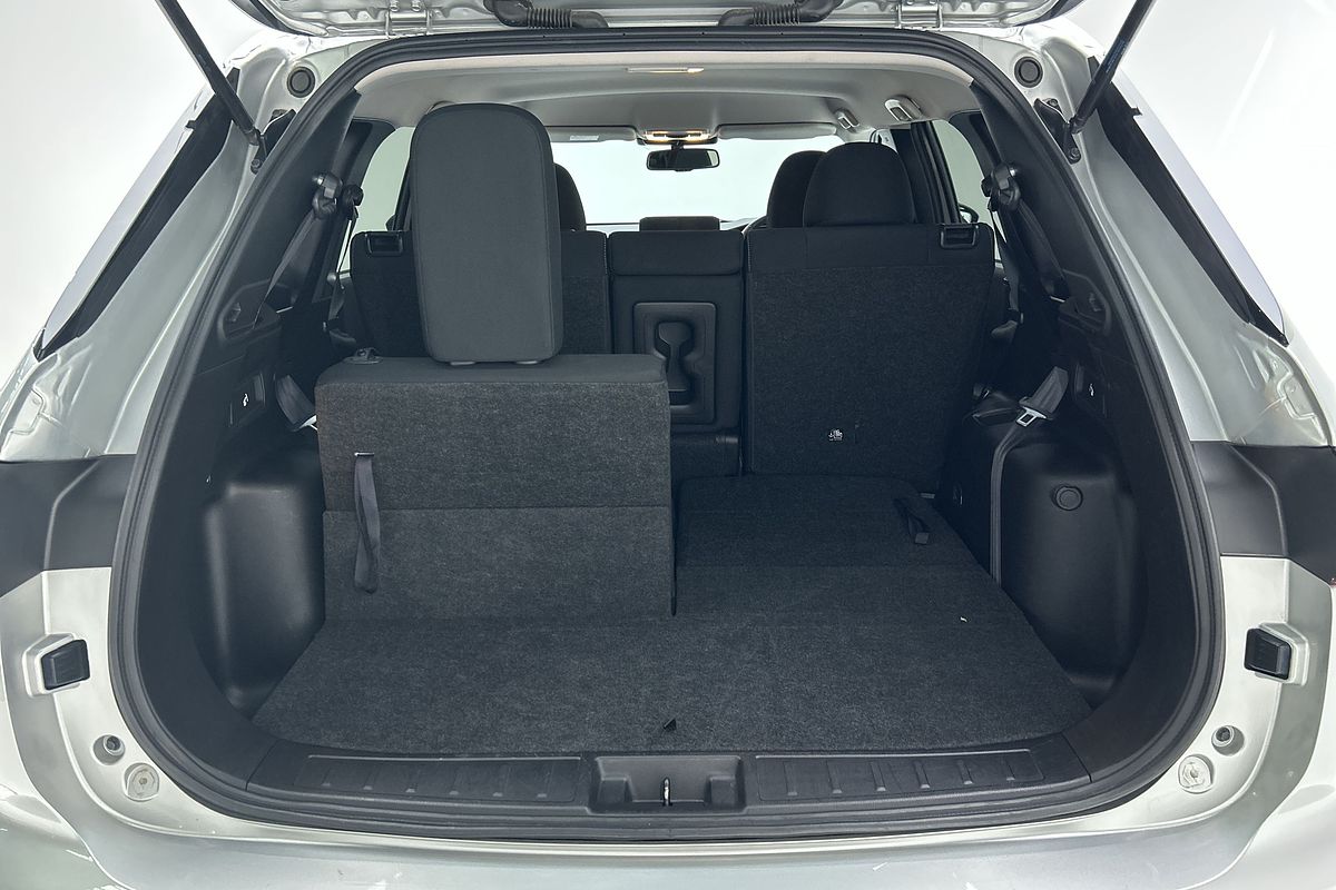 2023 Mitsubishi Outlander LS ZM