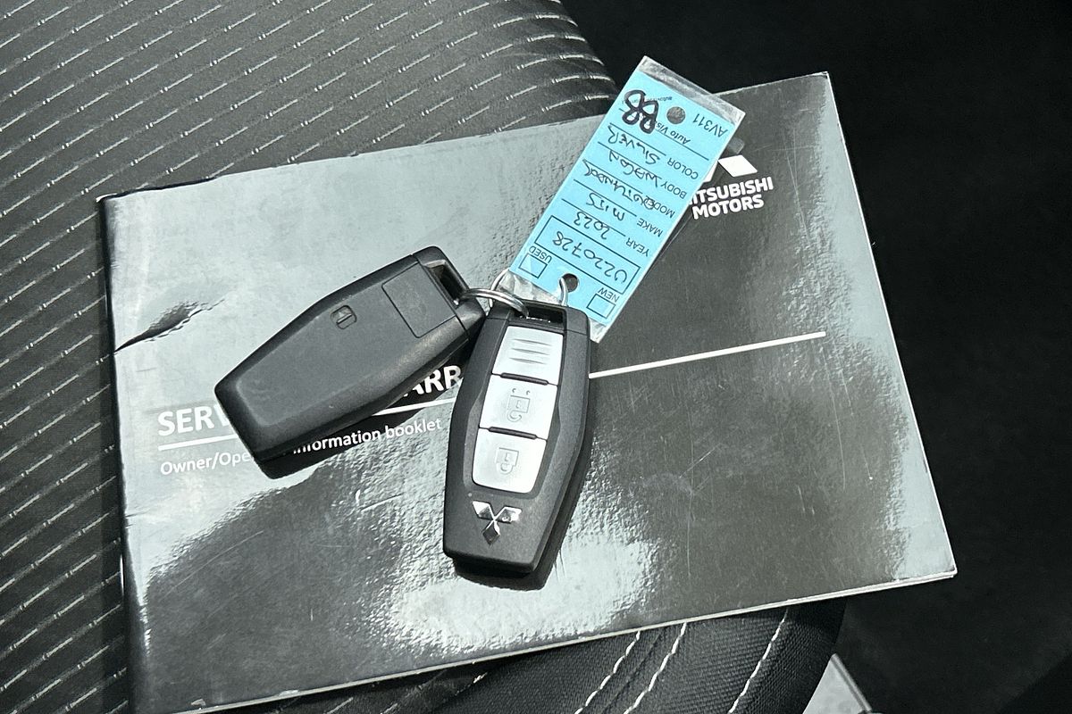 2023 Mitsubishi Outlander LS ZM