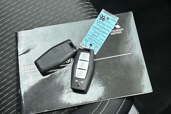 2023 Mitsubishi Outlander LS ZM