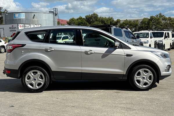 2017 Ford Escape ESCAPE AMBIENTE (FWD) M9MA