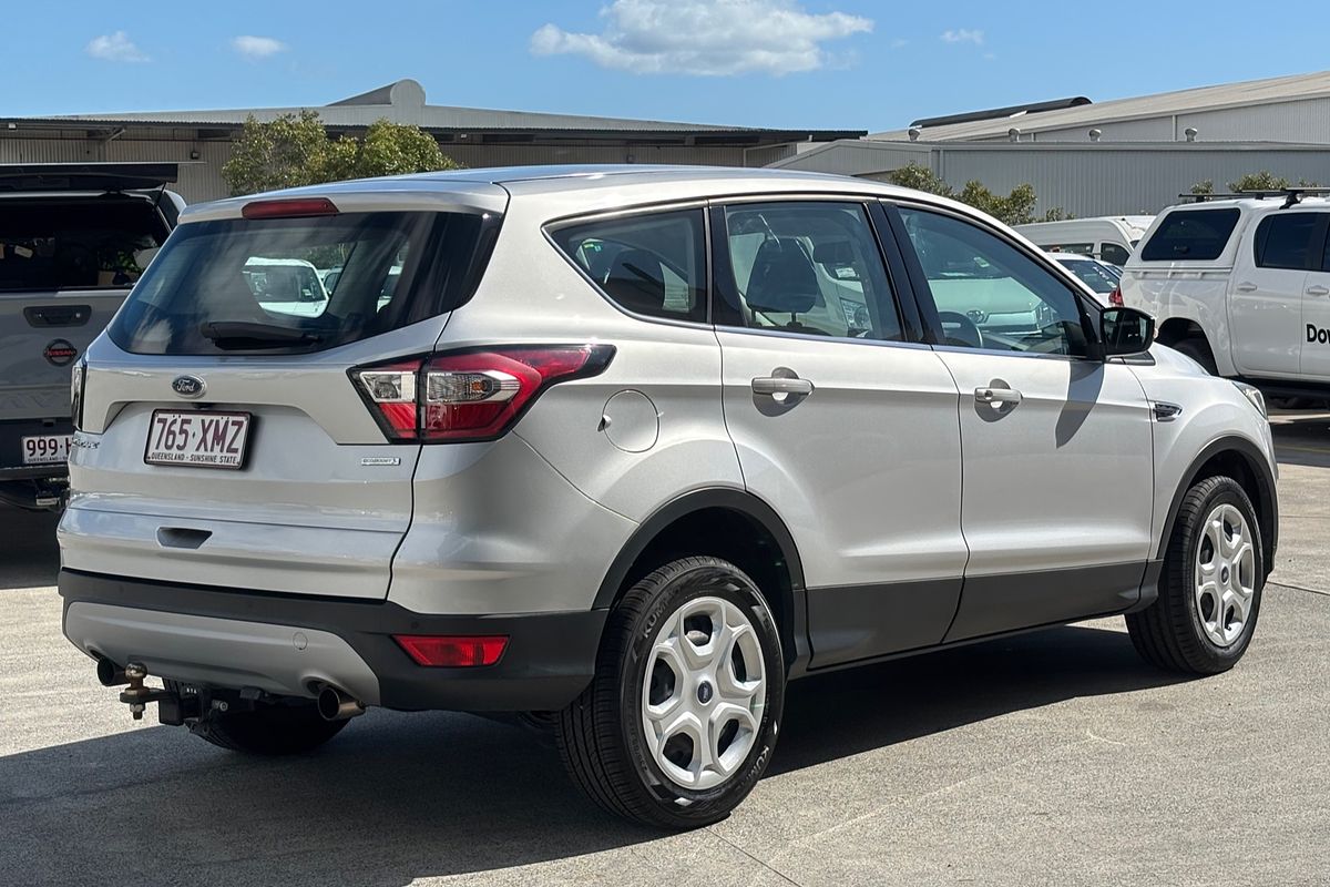 2017 Ford Escape ESCAPE AMBIENTE (FWD) M9MA