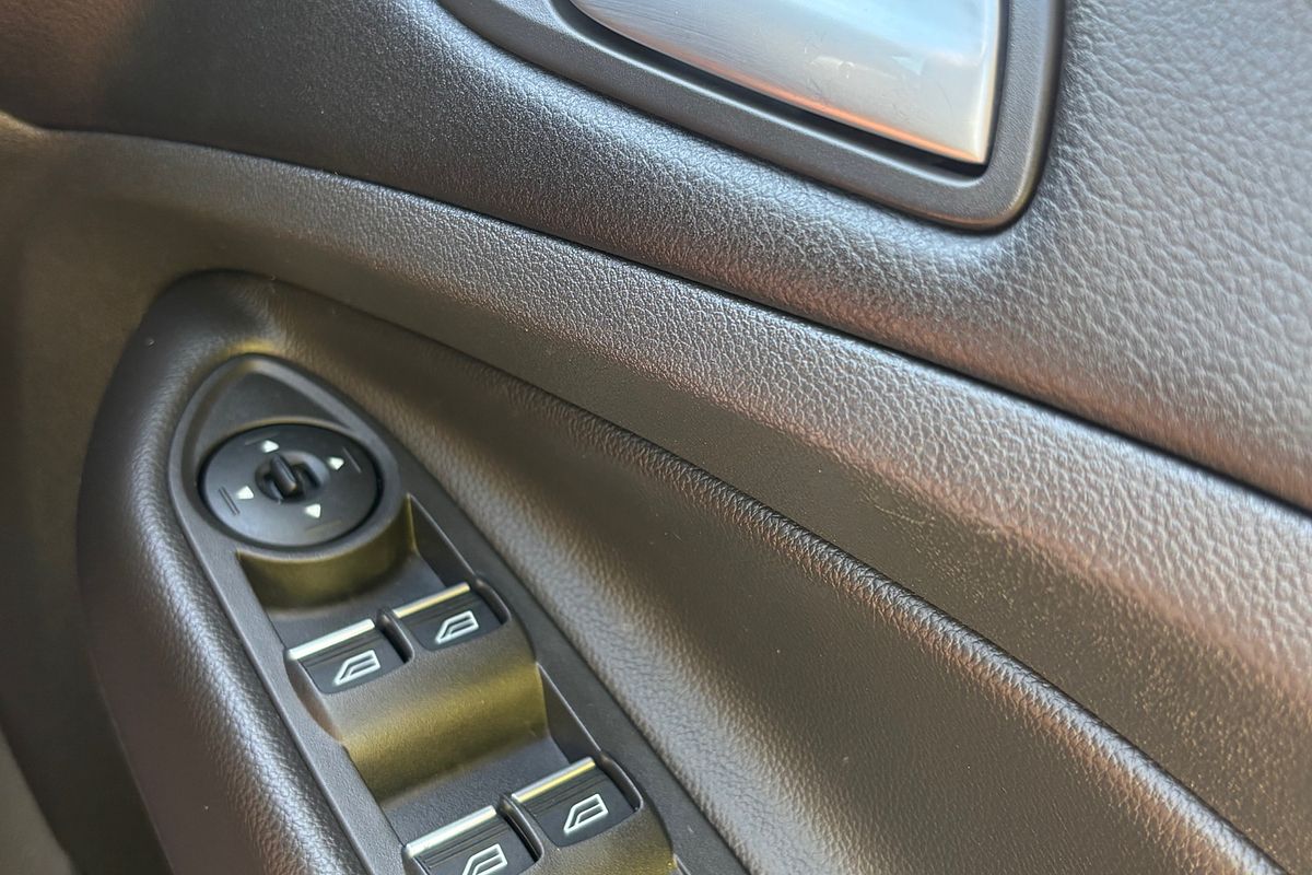 2017 Ford Escape ESCAPE AMBIENTE (FWD) M9MA