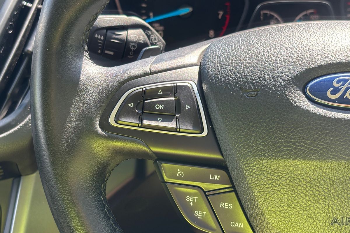 2017 Ford Escape ESCAPE AMBIENTE (FWD) M9MA