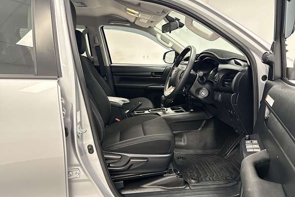 2024 Toyota Hilux SR GUN126R 4X4