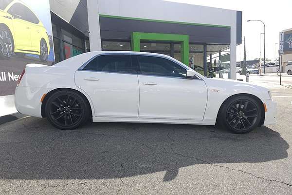 2021 Chrysler 300 SRT Core LX