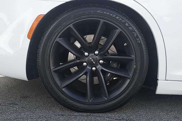 2021 Chrysler 300 SRT Core LX