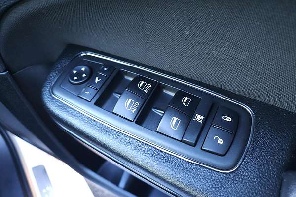 2021 Chrysler 300 SRT Core LX