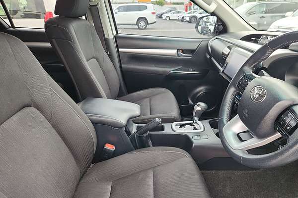 2020 Toyota Hilux SR5 GUN126R 4X4