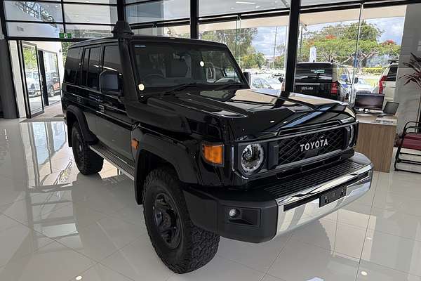 2025 Toyota Landcruiser GXL GDJL76R