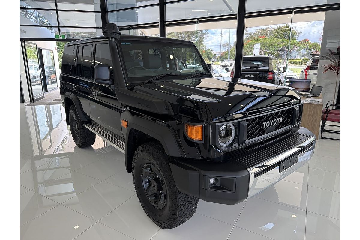 2025 Toyota Landcruiser GXL GDJL76R