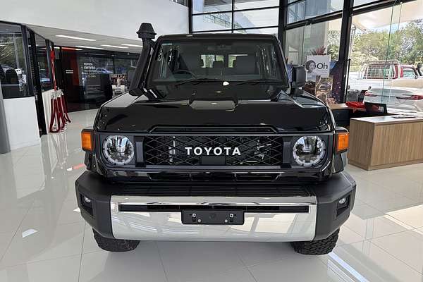 2025 Toyota Landcruiser GXL GDJL76R