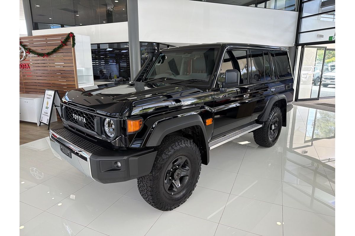 2025 Toyota Landcruiser GXL GDJL76R