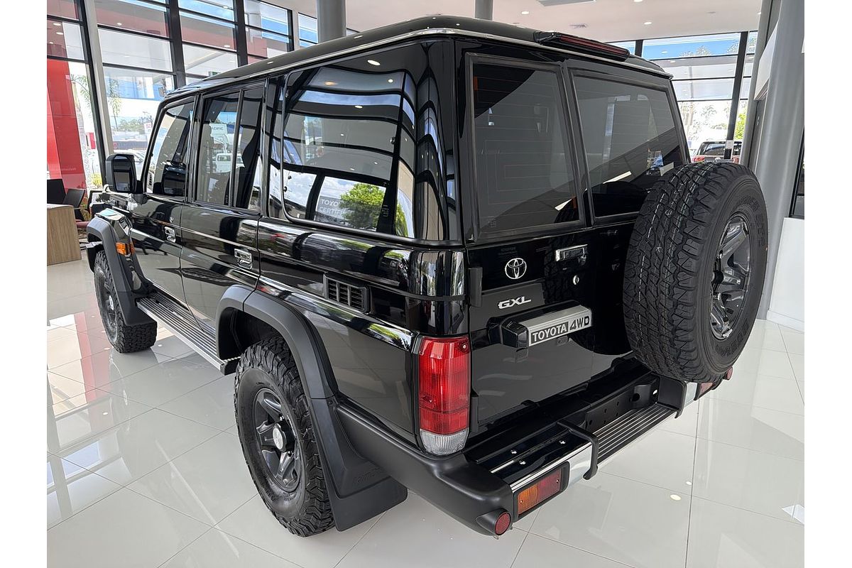 2025 Toyota Landcruiser GXL GDJL76R
