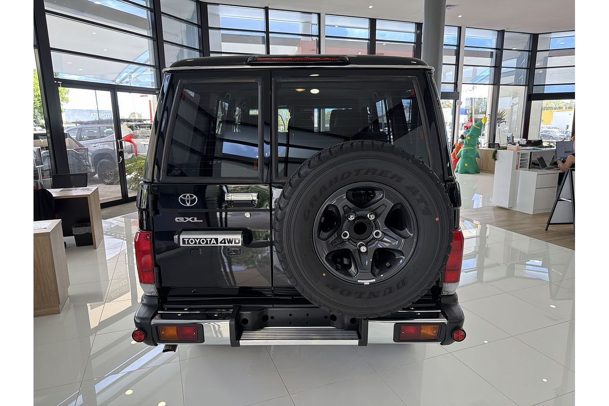 2025 Toyota Landcruiser GXL GDJL76R