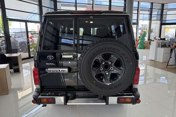2025 Toyota Landcruiser GXL GDJL76R