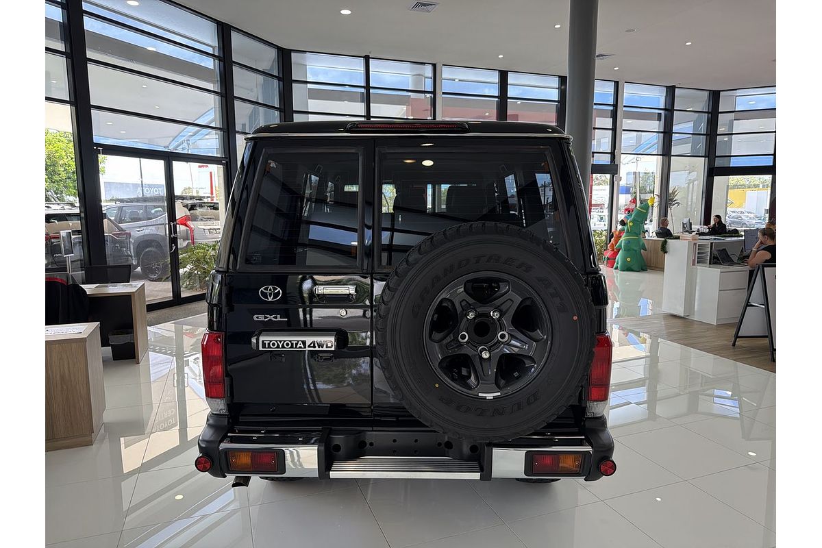 2025 Toyota Landcruiser GXL GDJL76R