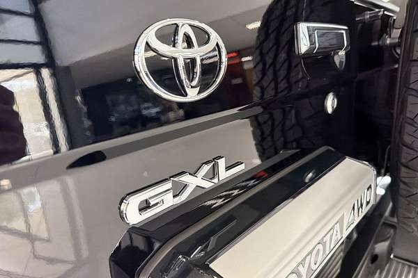 2025 Toyota Landcruiser GXL GDJL76R