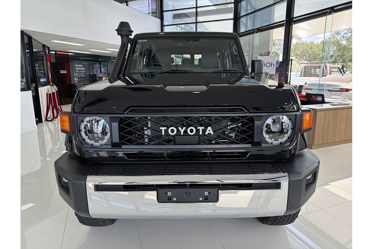 2025 Toyota Landcruiser GXL GDJL76R