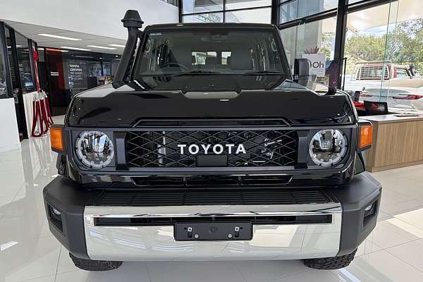 2025 Toyota Landcruiser GXL GDJL76R