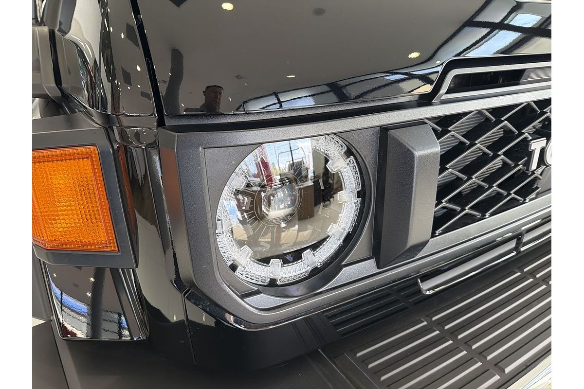 2025 Toyota Landcruiser GXL GDJL76R