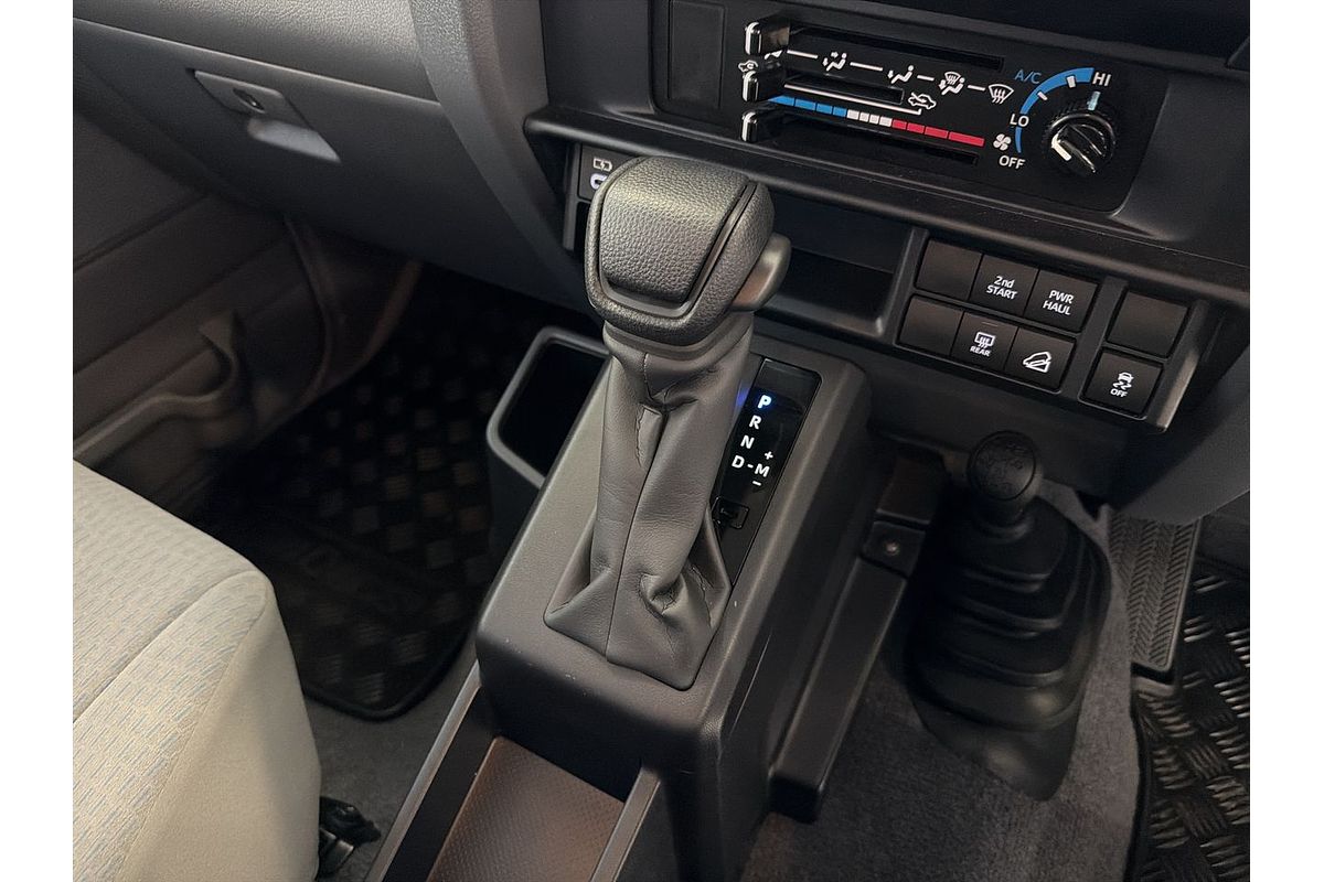 2025 Toyota Landcruiser GXL GDJL76R