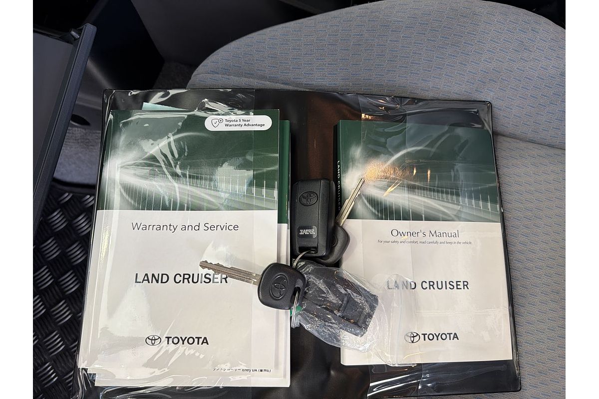 2025 Toyota Landcruiser GXL GDJL76R