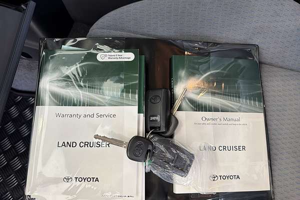 2025 Toyota Landcruiser GXL GDJL76R