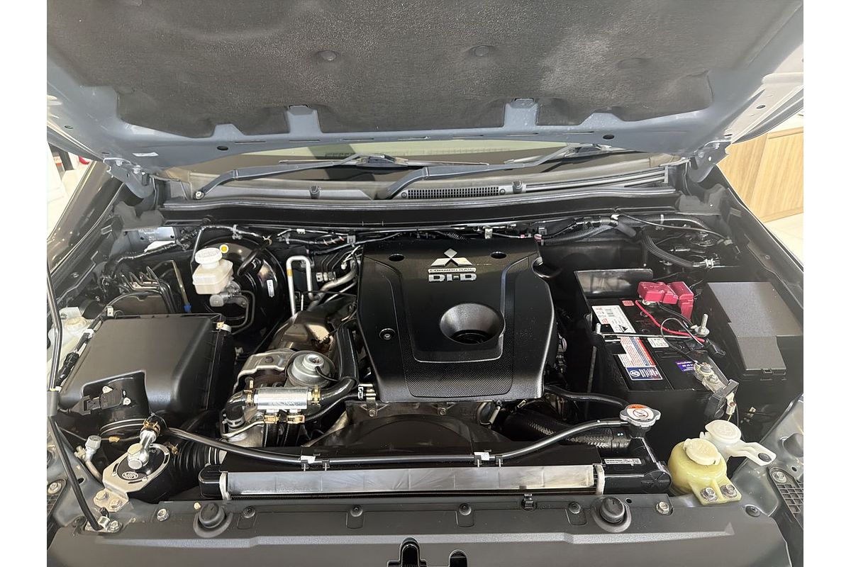 2019 Mitsubishi Pajero Sport Black Edition QE