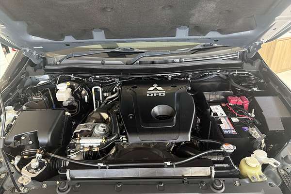 2019 Mitsubishi Pajero Sport Black Edition QE