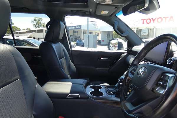 2024 Toyota Landcruiser VX FJA300R