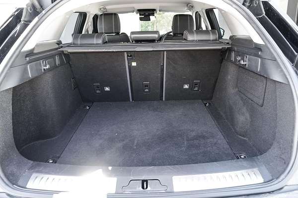 2018 Land Rover Range Rover Velar P250 L560