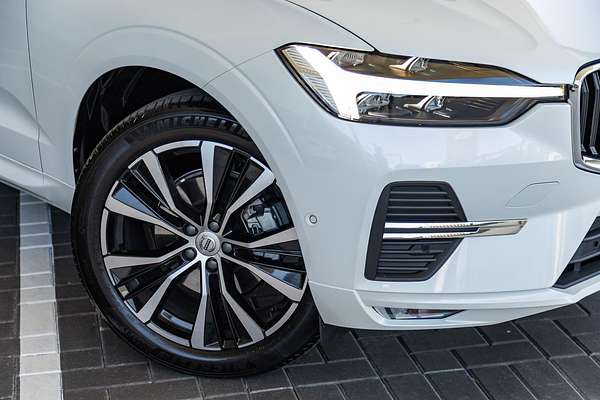 2024 Volvo XC60 Plus B5