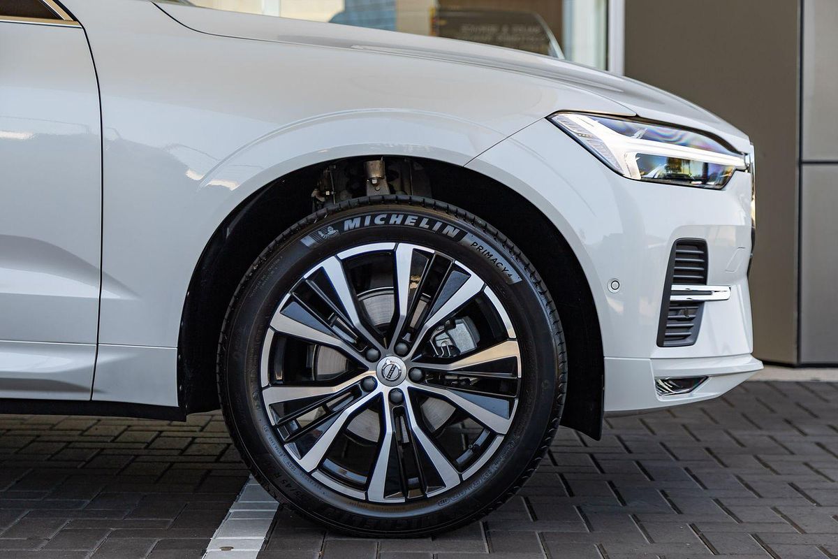 2024 Volvo XC60 Plus B5