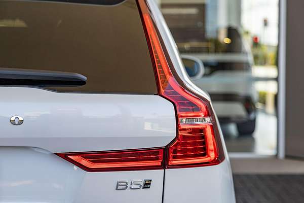 2024 Volvo XC60 Plus B5